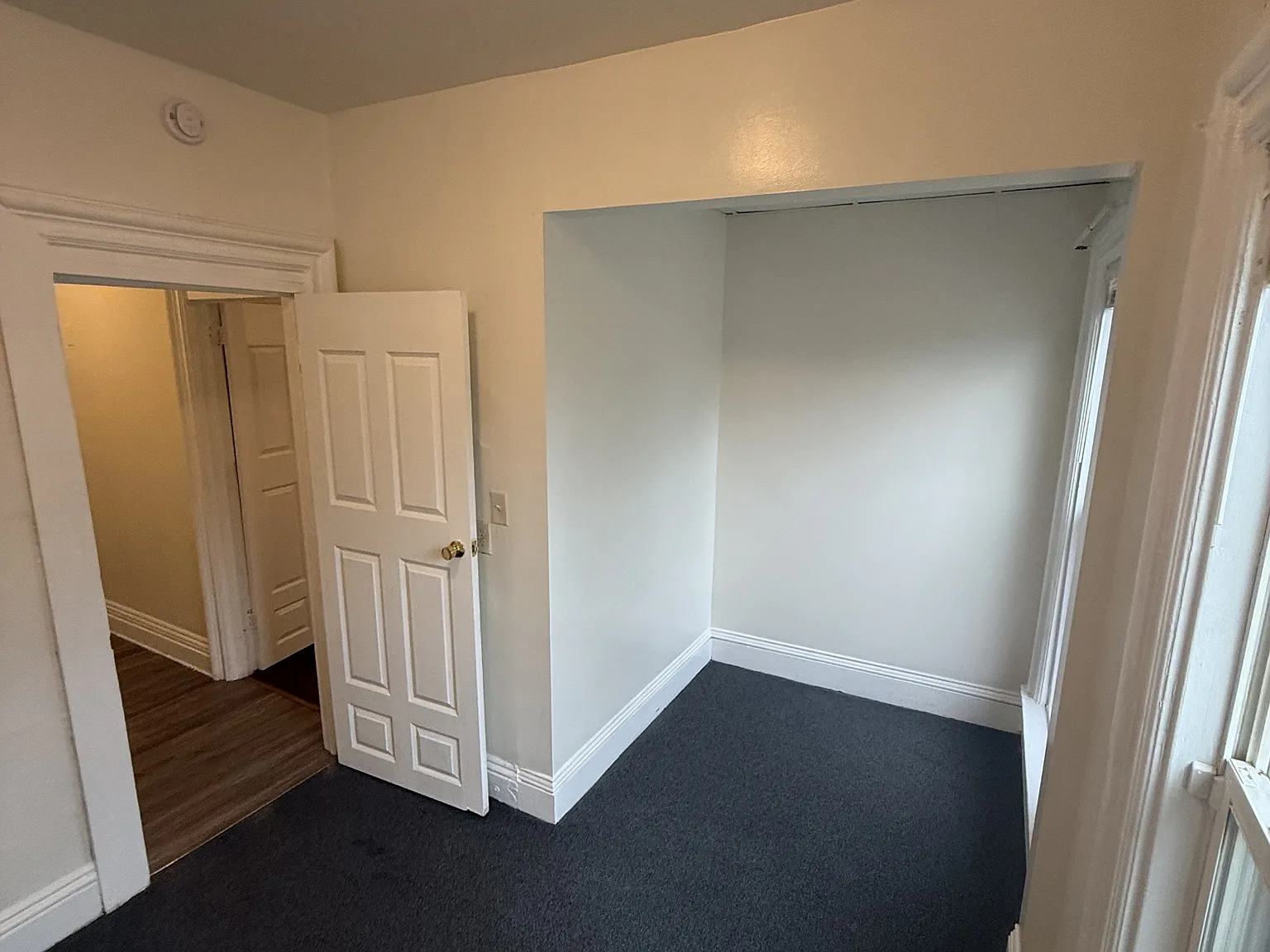 1127 Ross Ave. - Unit 2 — Photo 4