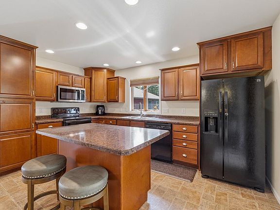 2nd image of 1103 Duke ESTATES