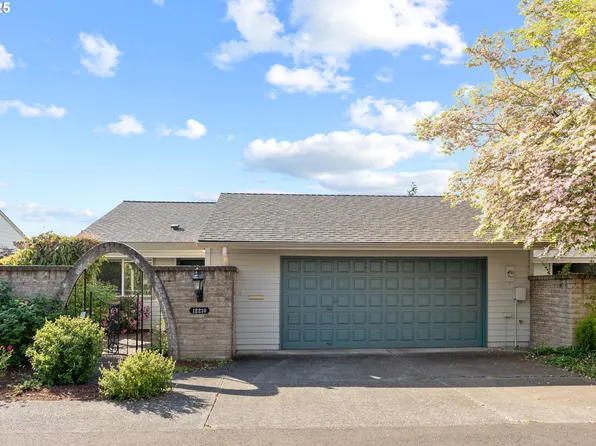 12210 SW Par 4 Dr, King City, OR 97224