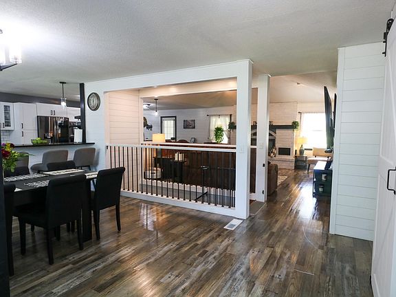 5th image of 2302 Sunset Lake Dr
