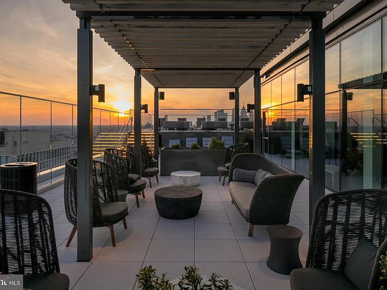 1-5 Dock St #Penthouse 2904 — Photo 23