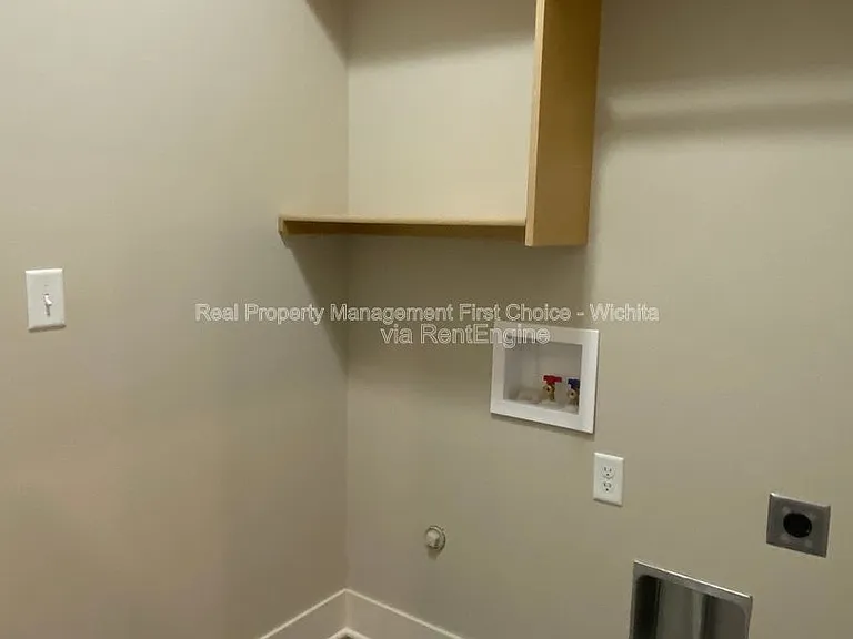 4610 S Kessler Cir — Photo 8