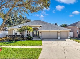 1105 Sweet Breeze Dr, Valrico, FL 33594