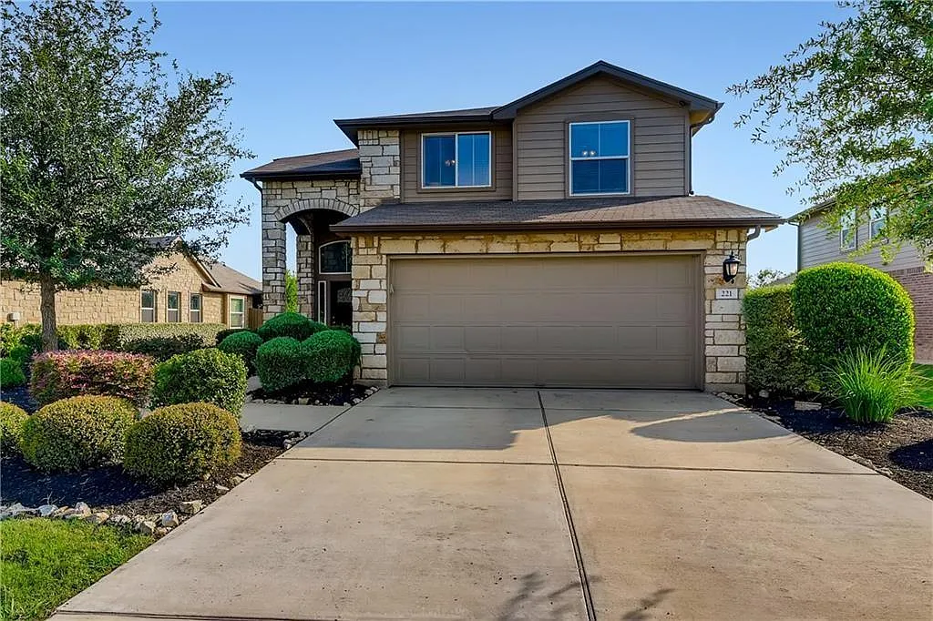 3 bed, 2.5 bath, 1600 sqft, $2,150 — Photo 2