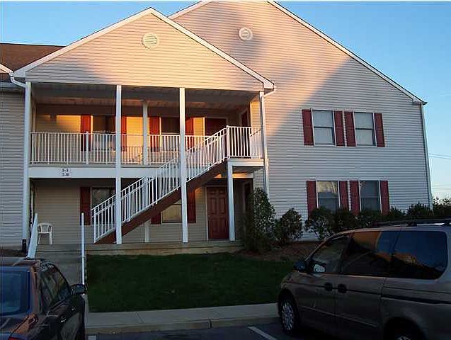 1st image of 5 Walnut St APT 32