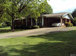 1424 20th Ave NE, Hickory, NC 28601