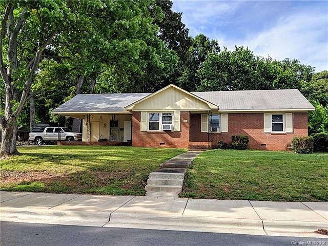 2nd image of 2501 Lanecrest Dr