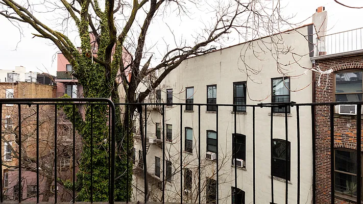 Rented by Nooklyn NYC LLC | media 18