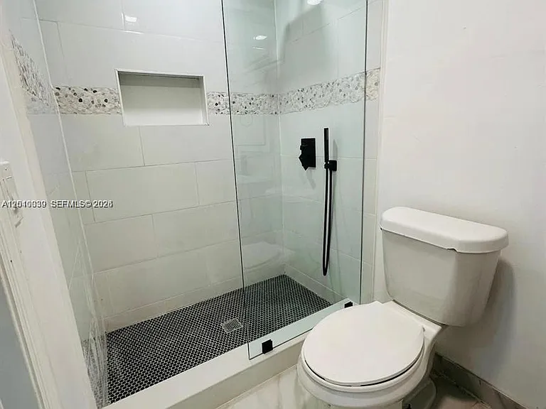 2320 SW 44th St — Photo 9