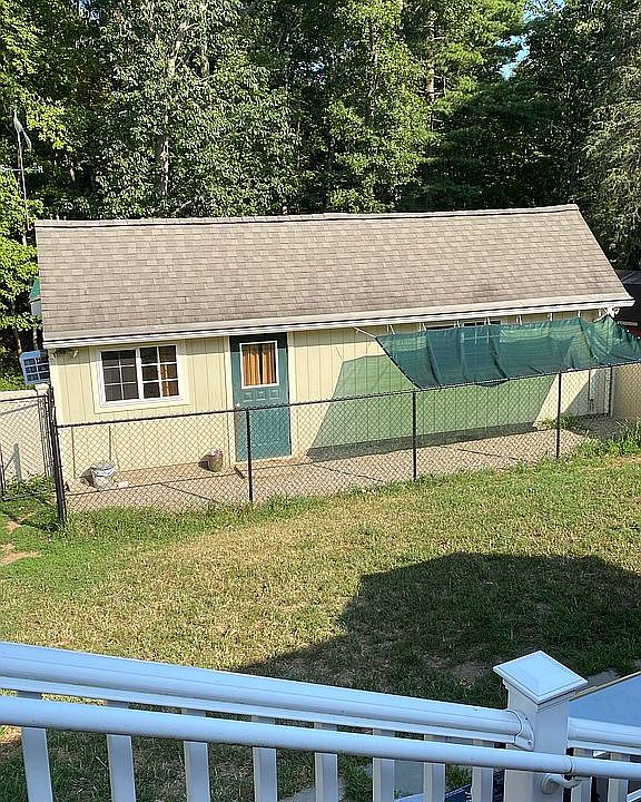 2nd image of 214 Reservoir Rd