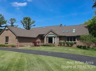3668 Creekside Ct, Ann Arbor, MI