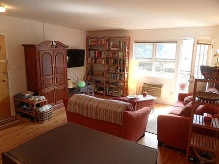 2nd image of 593 17th St