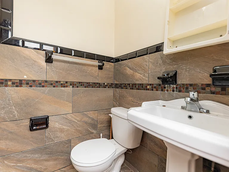 88 Starr St #2L — Photo 22