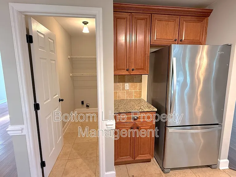 2321 Heathershire Ln — Photo 13