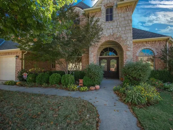 524 Conquistador Ct, Edmond, OK 73025