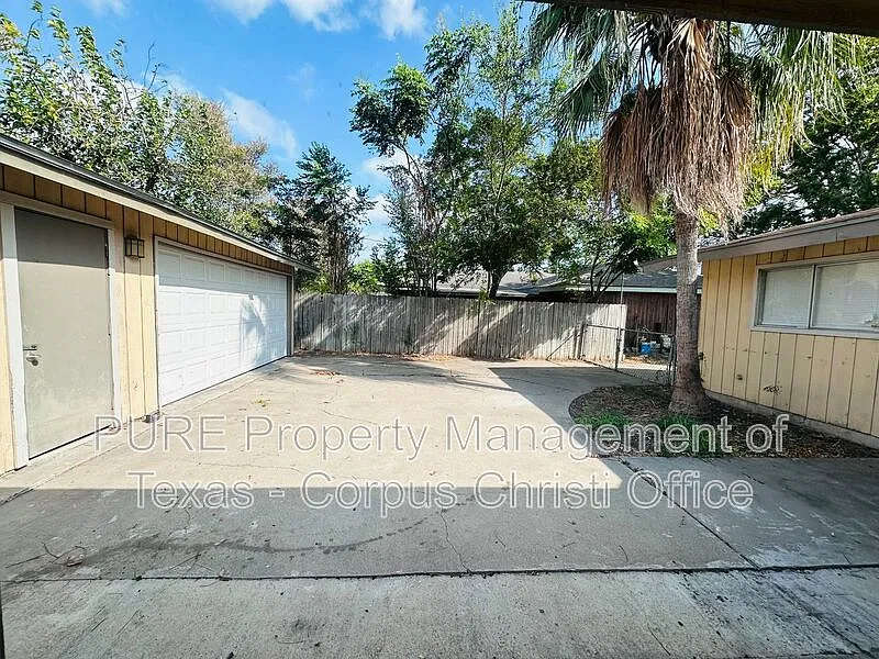 3 bed, 2.0 bath, 1634 sqft, $1,850 — Photo 4