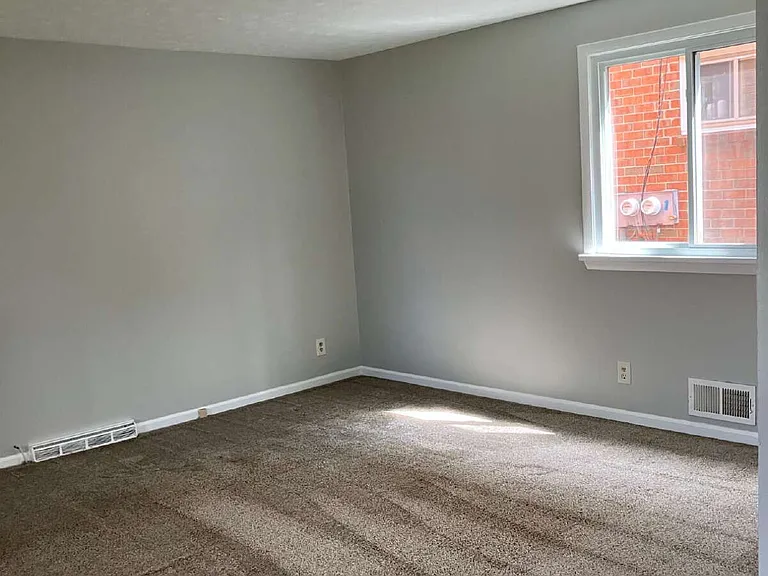 306 Garfield Ave — Photo 7