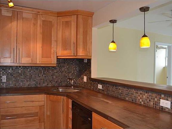 3rd image of 1228 West Ave APT 1403