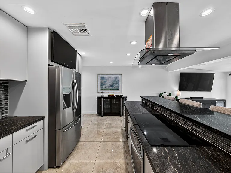 1436 SE 13th St — Photo 35