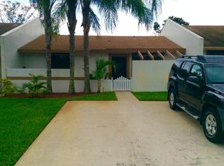 6120 Fairfield Cir, Greenacres, FL 33463
