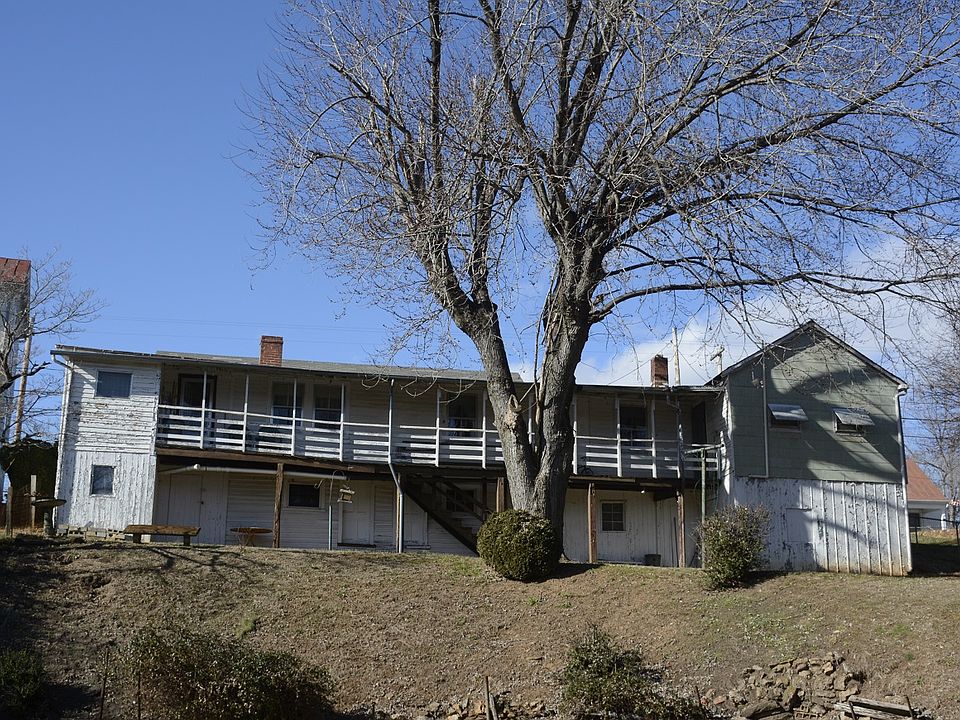 2nd image of 373 Main St