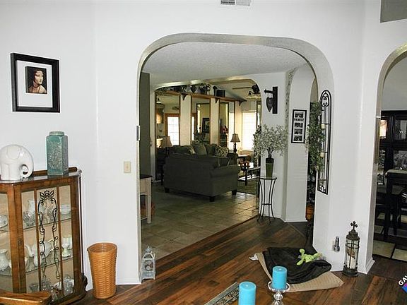 4th image of 45326 Thornwood Ave