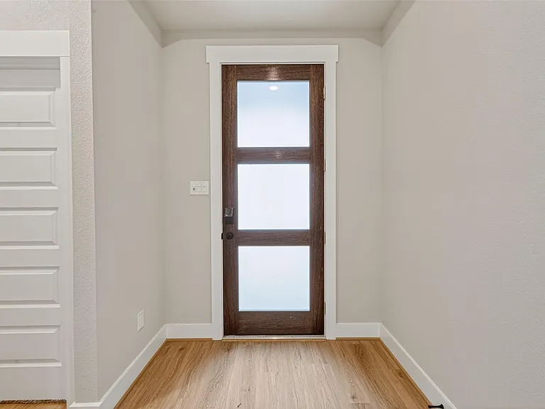 2216 Inglenook Grove Dr — Photo 5