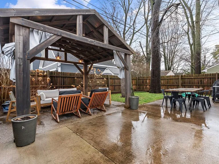 819 Irving Ave — Photo 7