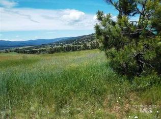 9 Crosstimber Loop, Garden Valley, ID 83622