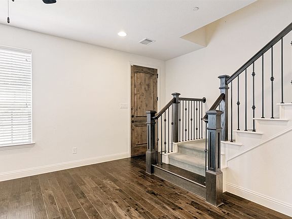 Enter to living room