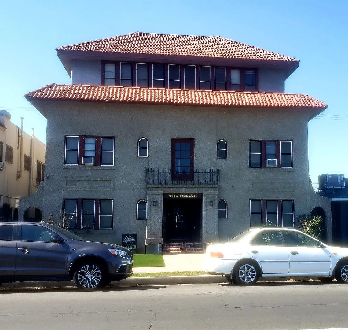 1561 N Van Ness Ave — Photo 1