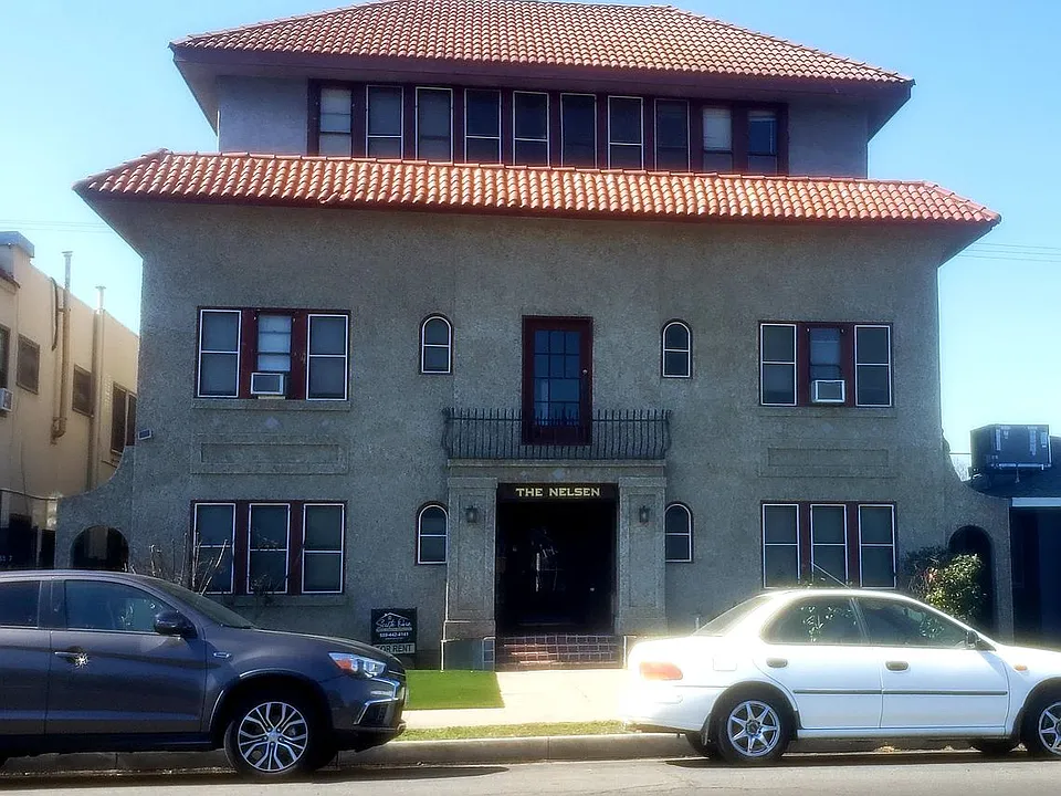 1561 N Van Ness Ave