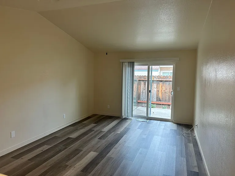 Quail Manor Townhomes — Photo 8