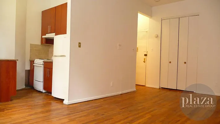 Rented by Plaza Real Estate Group | media 9