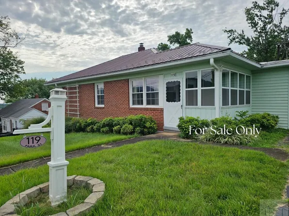 119 Park St, Stuart, VA 24171