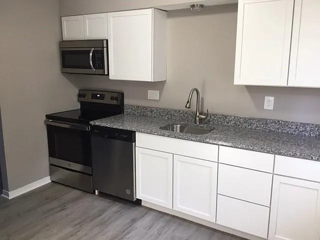 39 Woodrow Ave — Photo 6