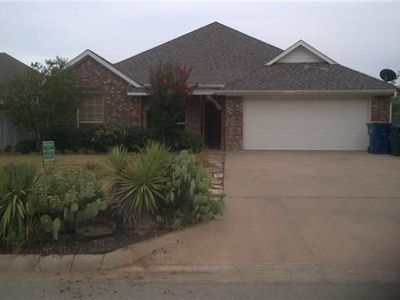 209 Holly Ct, Aubrey, TX, 76227