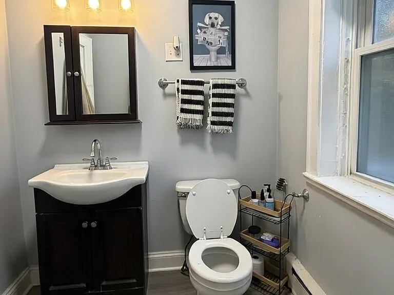 325 Kedzie St — Photo 3