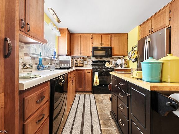 5th image of 10684 Dot Ave NE
