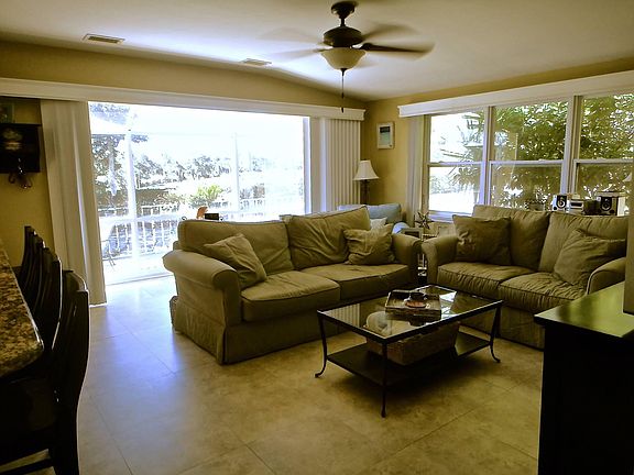 3rd image of 303 Wildwood Way