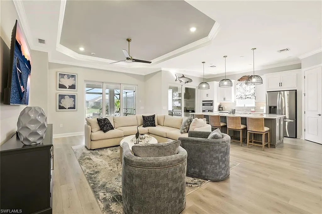 3 bed, 3.0 bath, 2337 sqft, $15,000 — Photo 4