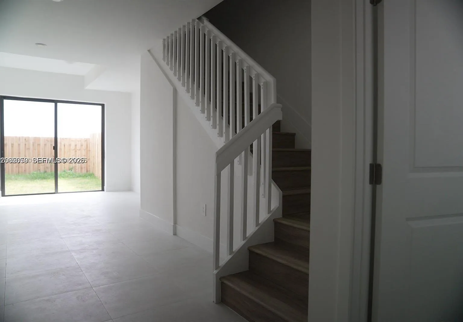 3 bed, 3.0 bath, $2,700 — Photo 3
