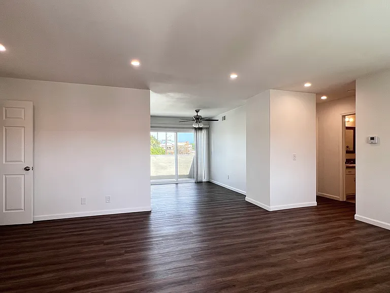 1350 N Cambridge St #14 — Photo 2