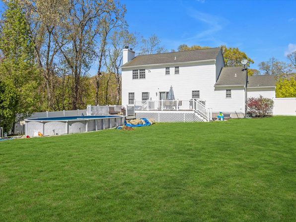 7 Karen Court, Wading River, NY 11792