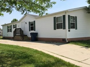43 Edgewood Ln, Lapeer, MI 48446