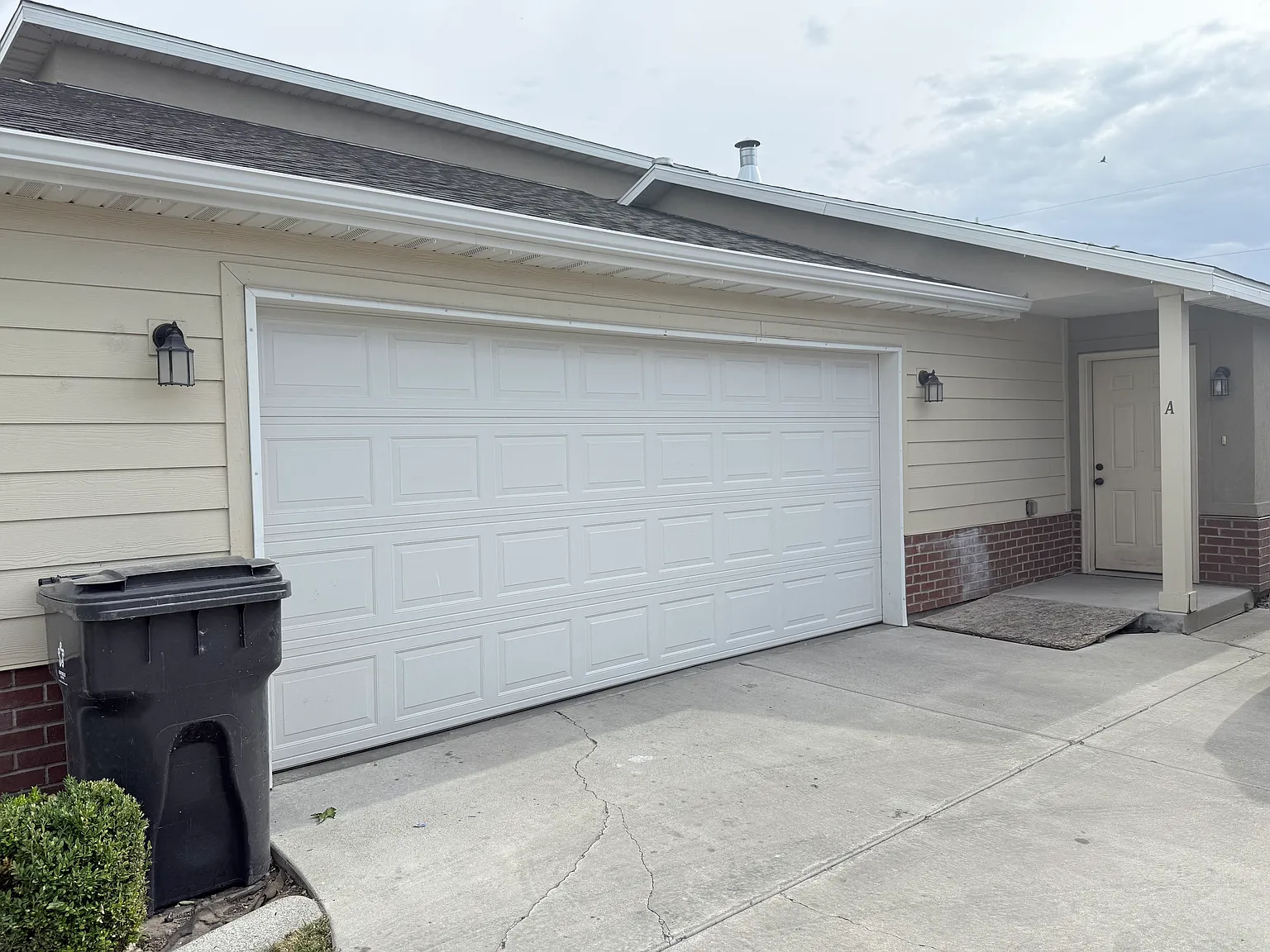 3 bed, 1250 sqft, $1,750 — Photo 2
