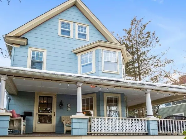 94 Bayview Avenue, Port Washington, NY 11050