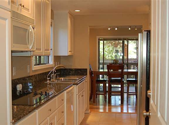 5th image of 1516 E Cambridge Ln