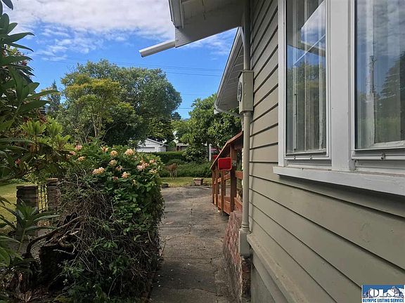 5th image of 1305 S Cherry St