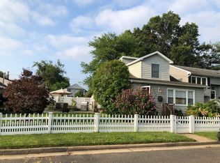 138 Cedar Ave, Middletown, NJ 07748